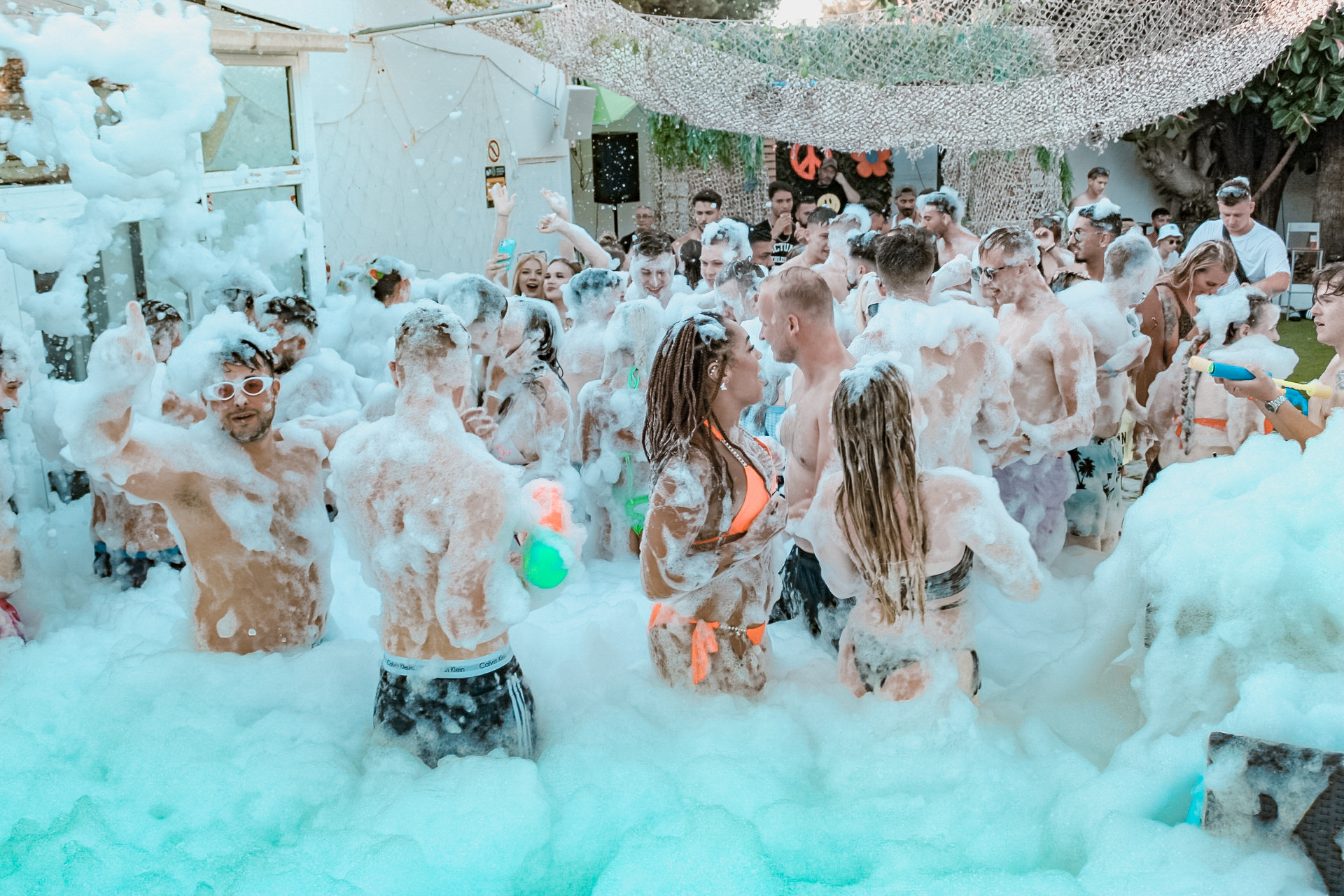 Schaumpartys – Wenn der Dancefloor zur Waschstraße wurde